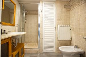 Ванная комната в Holidays, Montblanc 6 personas, 2 habitaciones