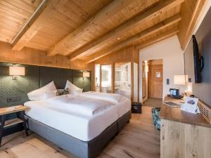 Postel nebo postele na pokoji v ubytování Hotel & Spa Sonne 4 Sterne Superior