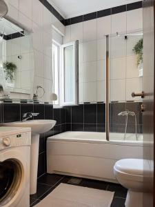 Bilik mandi di Lana apartment Petrovac