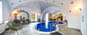 Bassein majutusasutuses Hotel Vécsecity või selle lähedal