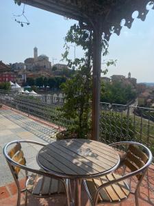 Balkón alebo terasa v ubytovaní La terrazza sul Monferrato