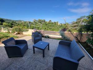 Posedenie v ubytovaní PORTICCIO villa dans résidence avec piscines 4-6 personnes BRILOC Appartements