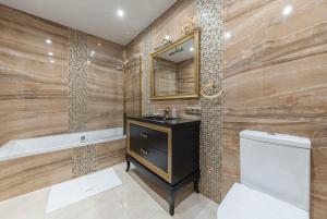 A bathroom at Luxury Apartment Marbella