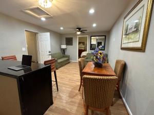 Gallery image of Almi in Washington