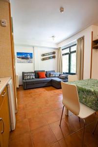 Kuchyň nebo kuchyňský kout v ubytování Holidays, Estudio Jara, Gorbea 2 pax