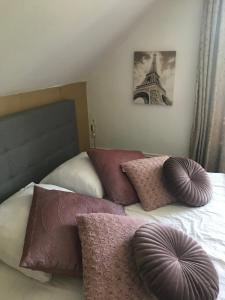 Postel nebo postele na pokoji v ubytování Villa Sylvania