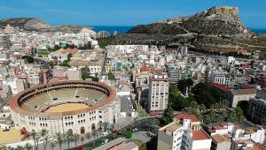 Výhľad na mesto Alicante alebo výhľad na mesto priamo z apartmánu