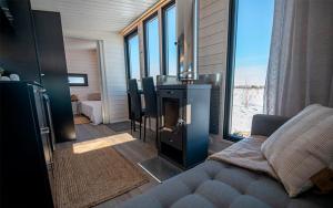 Χώρος καθιστικού στο Karemajat wagon cottage