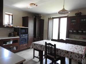 Kuchnia lub aneks kuchenny w obiekcie CASA TORRE DE GURIEZO