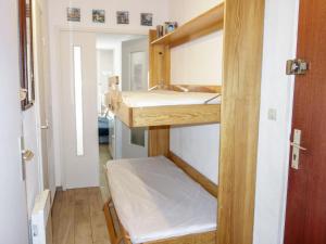 Postel nebo postele na pokoji v ubytování Apartment Hameau de Provence-2 by Interhome