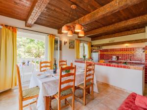 Εστιατόριο ή άλλο μέρος για φαγητό στο Apartment Sainte Croix by Interhome +28 φωτογραφίες