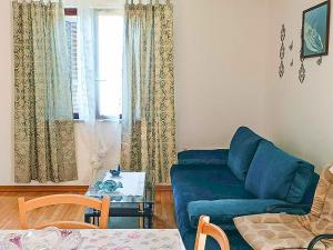Posezení v ubytování Apartment Kuki by Interhome