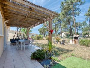 Holiday Home Les Ormes - MVT225 by Interhome