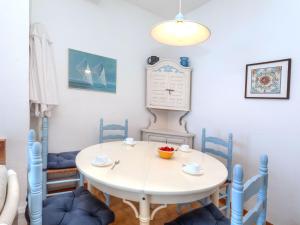 Posezení v ubytování Apartment Nicolas by Interhome + 14 fotografií