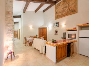 Køkken eller tekøkken på Apartment Marjolaine by Interhome