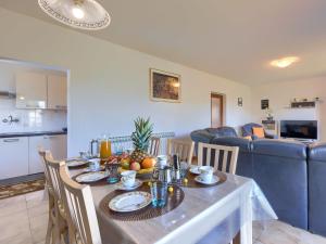 Kuchyň nebo kuchyňský kout v ubytování Holiday Home Jurican by Interhome