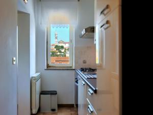 Kuchyň nebo kuchyňský kout v ubytování Holiday Home Jurican by Interhome