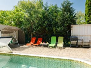 Bazén v ubytovaní Holiday Home Violetta by Interhome alebo v jeho blízkosti