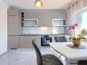 Apartment Muki-2 by Interhome tesisinde mutfak veya mini mutfak