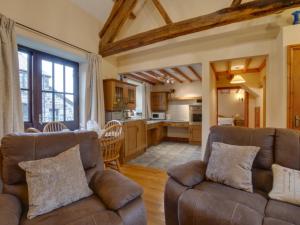 Ruang duduk di Holiday Home Conwy Valley View by Interhome