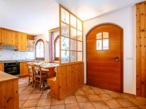 Kuchyň nebo kuchyňský kout v ubytování Apartment Cesa Pra da Molin-3 by Interhome