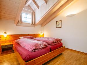 Postel nebo postele na pokoji v ubytování Apartment Cesa Pra da Molin-4 by Interhome