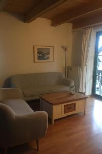Posezení v ubytování Holiday Home Holiday Hill 63 by Interhome