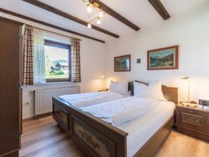 Postel nebo postele na pokoji v ubytování Apartment Am Hohen Bogen-65 by Interhome