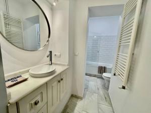 Łazienka w obiekcie 7R Charming Apartament Downtown Sevilla