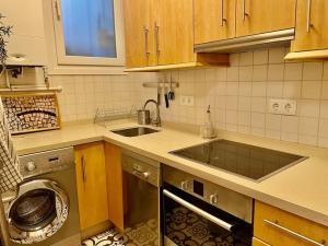 Kuchnia lub aneks kuchenny w obiekcie 7R Charming Apartament Downtown Sevilla