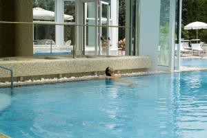 Bazén v ubytování Hotel Terme Principe nebo v jeho okolí