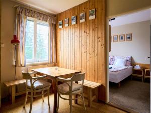 Posteľ alebo postele v izbe v ubytovaní Apartment Harrachov 141 by Interhome