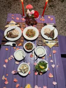Mittag- und/oder Abendessen für Gäste der Unterkunft Yolda Bungalow Cafe