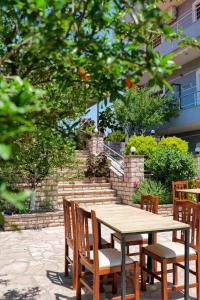 Jardín al aire libre en Hotel Milo Ksamil