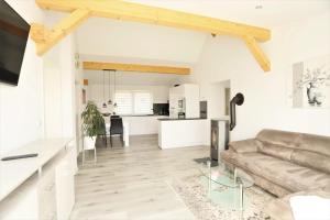 Η κουζίνα ή μικρή κουζίνα στο 3-Raum Ferienwohnung in Willmersdorf - Thüringer Wald