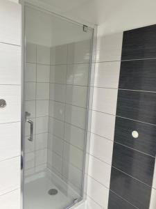 Koupelna v ubytování SunSet Beach Apartman + 37 fotografií