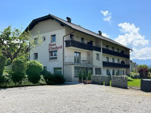 Budova, v ktorej sa apartmán nachádza
