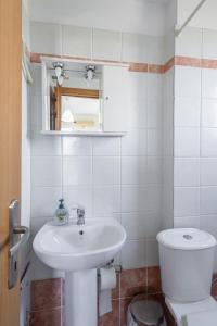 Bilik mandi di Elia mini suites 4