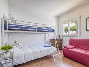 Posteľ alebo postele v izbe v ubytovaní Apartment Blaumar by Interhome