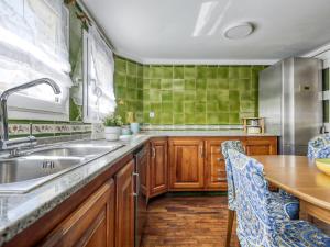 Kuchyňa alebo kuchynka v ubytovaní Holiday Home Pare Claret by Interhome + 24 fotografií