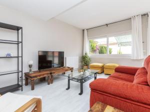 TV a/nebo společenská místnost v ubytování Holiday Home Pilotossa by Interhome