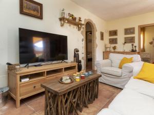 TV a/nebo společenská místnost v ubytování Holiday Home Ca La Lou by Interhome