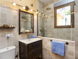 Koupelna v ubytování Holiday Home Ca La Lou by Interhome