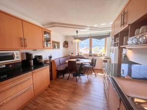 Kuchyňa alebo kuchynka v ubytovaní Apartment Hüttaler by Interhome