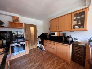 Kuchyňa alebo kuchynka v ubytovaní Apartment Hüttaler by Interhome