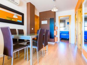 Posezení v ubytování Apartment La Vina-1 by Interhome