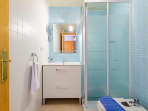 Koupelna v ubytování Apartment La Vina-1 by Interhome