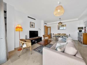 Televisyen dan/atau pusat hiburan di Apartment Cima del Mar-9 by Interhome +25 gambar