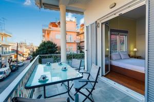 Balkón alebo terasa v ubytovaní Upscale Modern Escape in the Historic Center