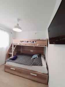 Posteľ alebo postele v izbe v ubytovaní Gran piso en Puerto deportivo Marina Palamós IDEAL FAMILIAS